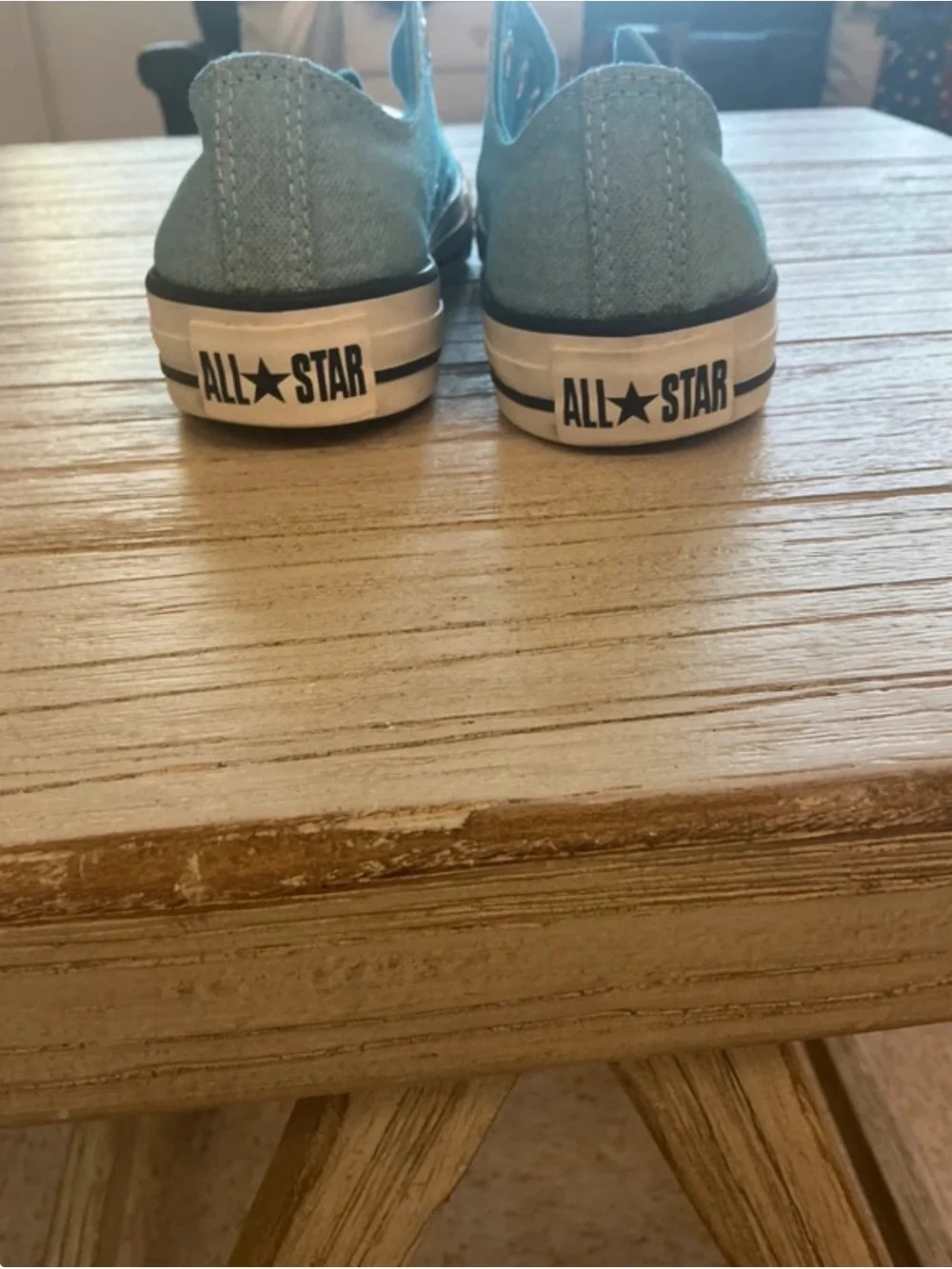 Converse Kids Light Blue Low Top Sneakers, fits a woman size 6.5